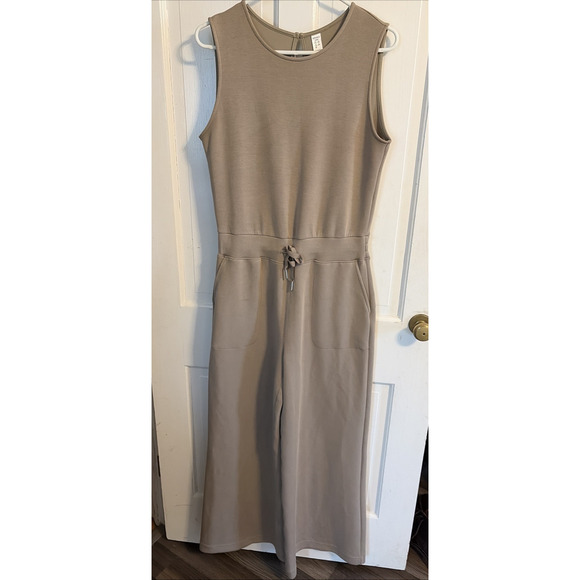 EUC Spanx Air Essentials Womens Sleeveless Tan Jumpsuit L Travel Capsule Classic - Picture 1 of 11